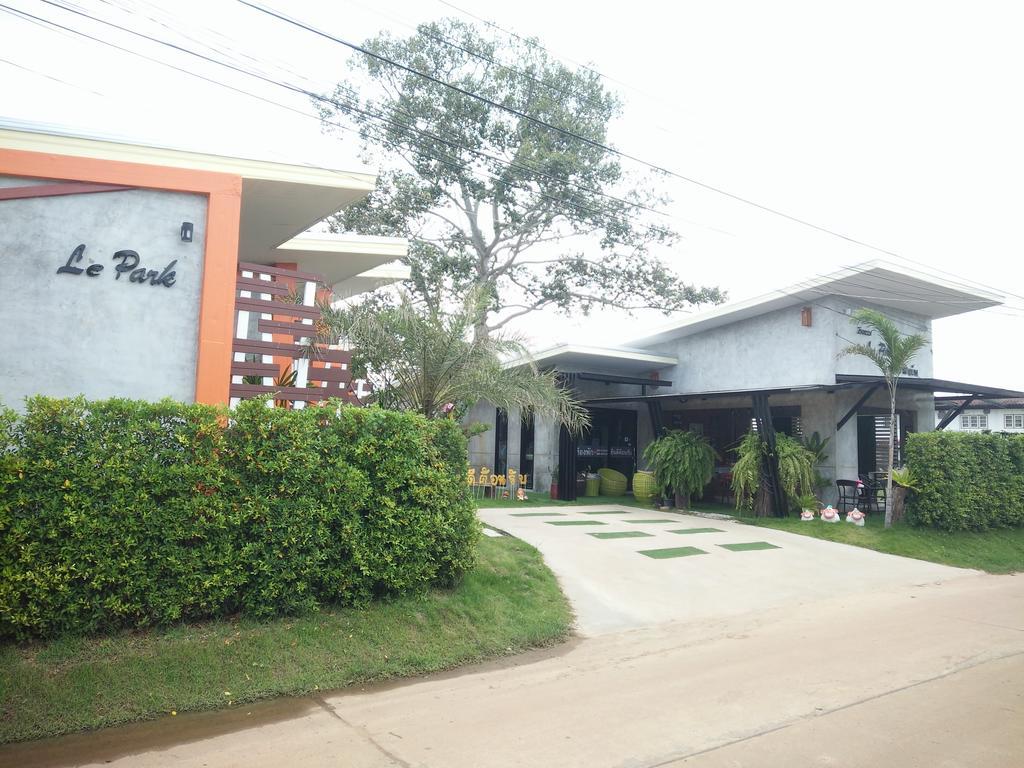 Le Park 23 Boutique Resort Roi Et Exterior foto